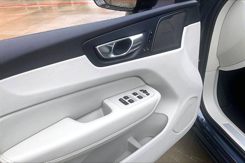 2026 Volvo XC60 Plug-In Hybrid T8 Ultra