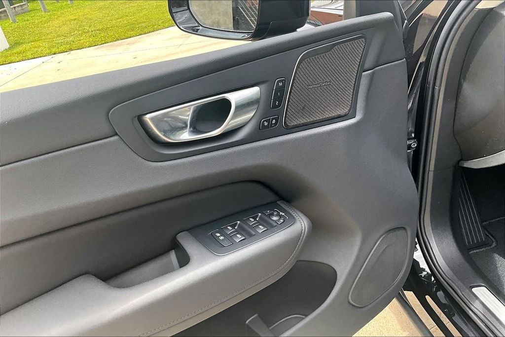 2026 Volvo XC60 Plug-In Hybrid T8 Ultra