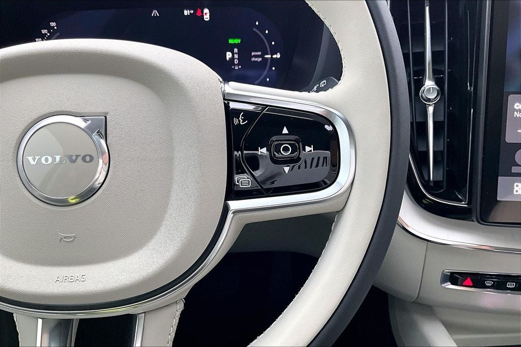 2026 Volvo XC60 Plug-In Hybrid T8 Ultra
