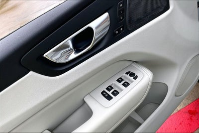 2026 Volvo XC60 Plug-In Hybrid T8 Ultra