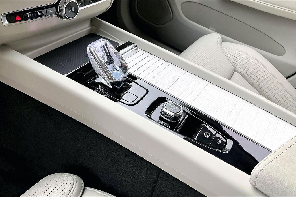 2026 Volvo XC60 Plug-In Hybrid T8 Ultra