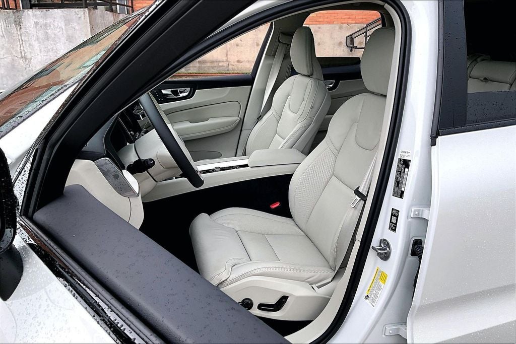 2026 Volvo XC60 Plug-In Hybrid T8 Ultra