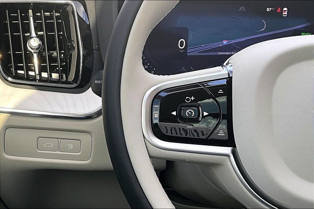 2026 Volvo XC60 Plug-In Hybrid T8 Ultra