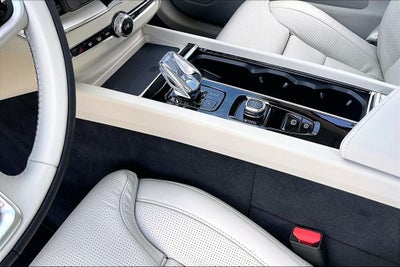 2026 Volvo XC60 Plug-In Hybrid T8 Ultra