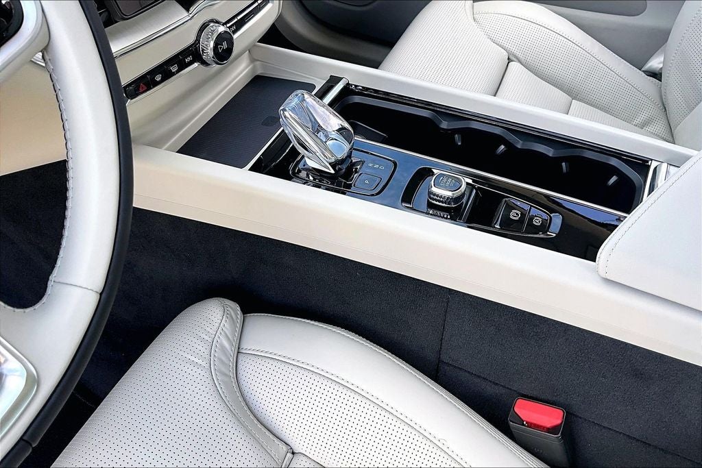 2026 Volvo XC60 Plug-In Hybrid T8 Ultra