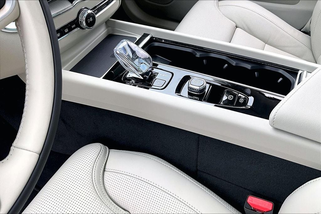 2026 Volvo XC60 Plug-In Hybrid T8 Ultra