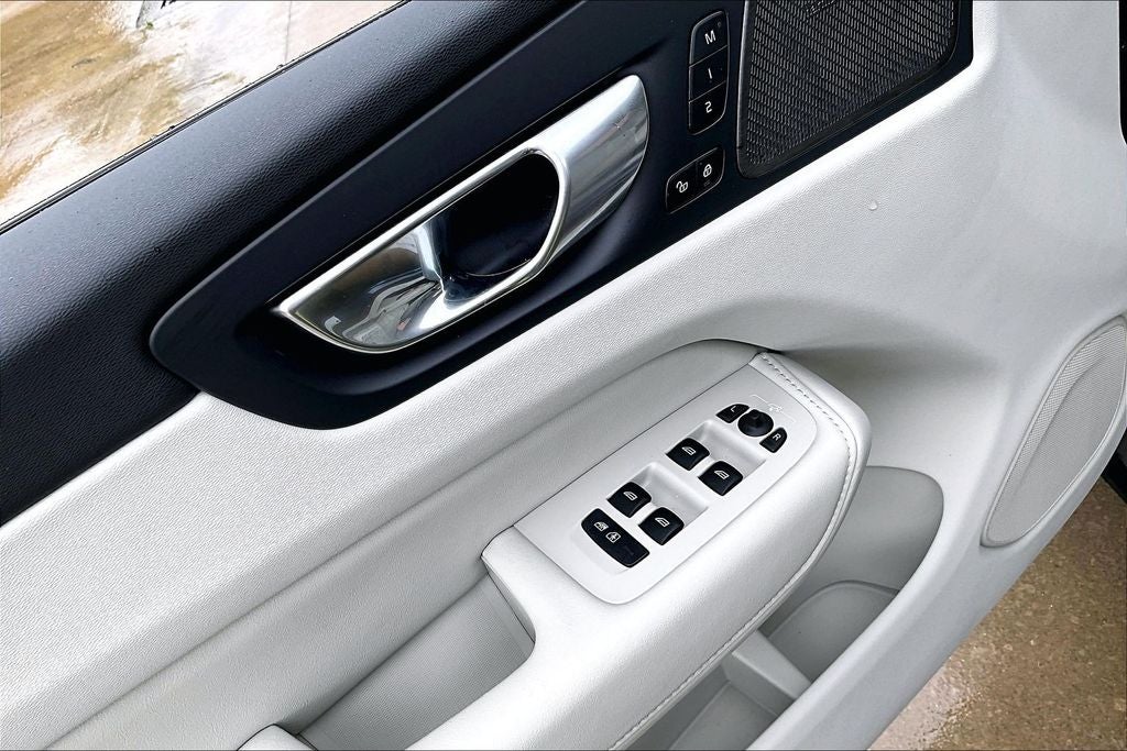 2026 Volvo XC60 Plug-In Hybrid T8 Ultra
