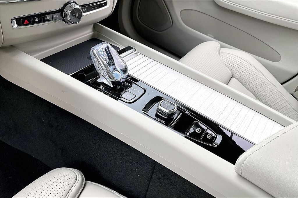 2026 Volvo XC60 Plug-In Hybrid T8 Ultra