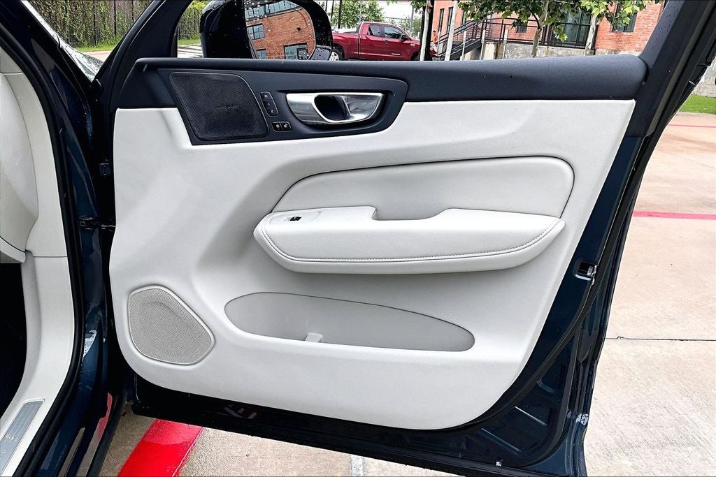 2026 Volvo XC60 Plug-In Hybrid T8 Ultra