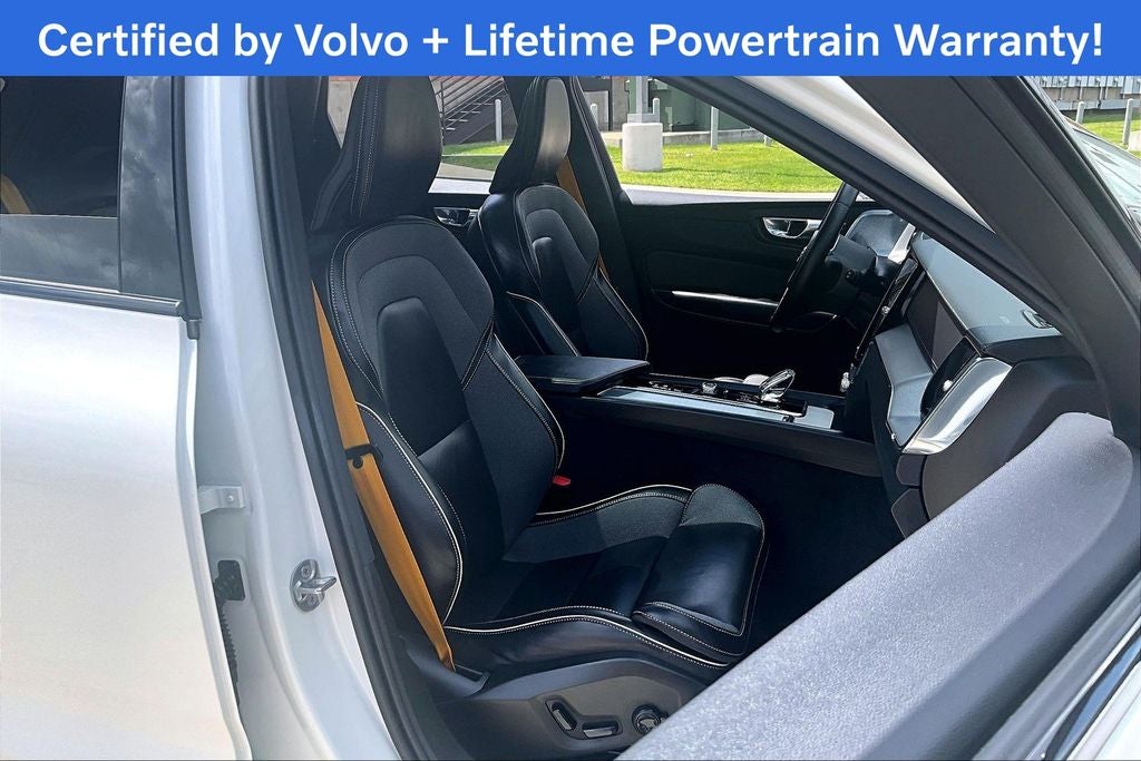 2025 Volvo XC60 Plug-In Hybrid T8 Polestar Engineered