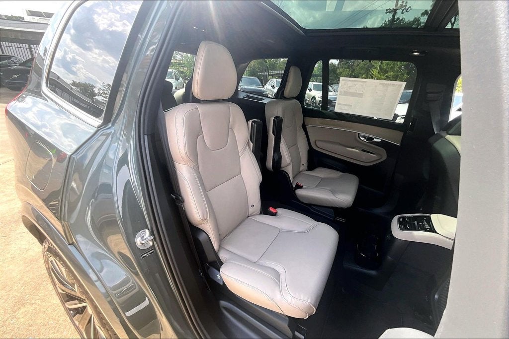 2027 Volvo XC90 Plug-In Hybrid T8 Ultra 6 Passenger