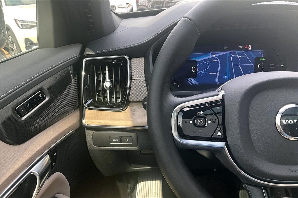 2027 Volvo XC90 Plug-In Hybrid T8 Ultra 6 Passenger