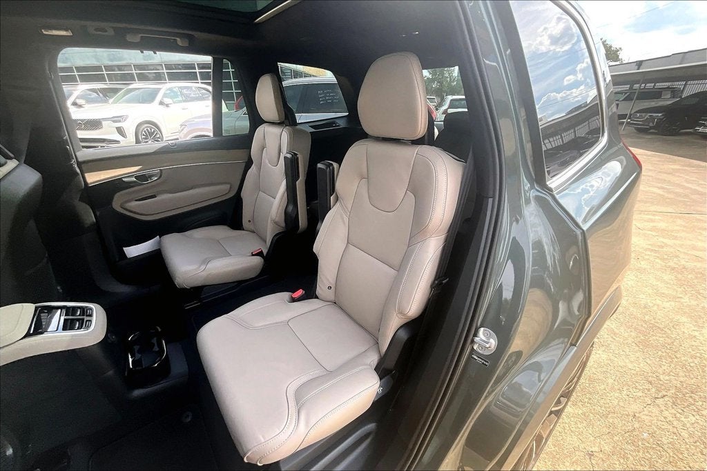 2027 Volvo XC90 Plug-In Hybrid T8 Ultra 6 Passenger
