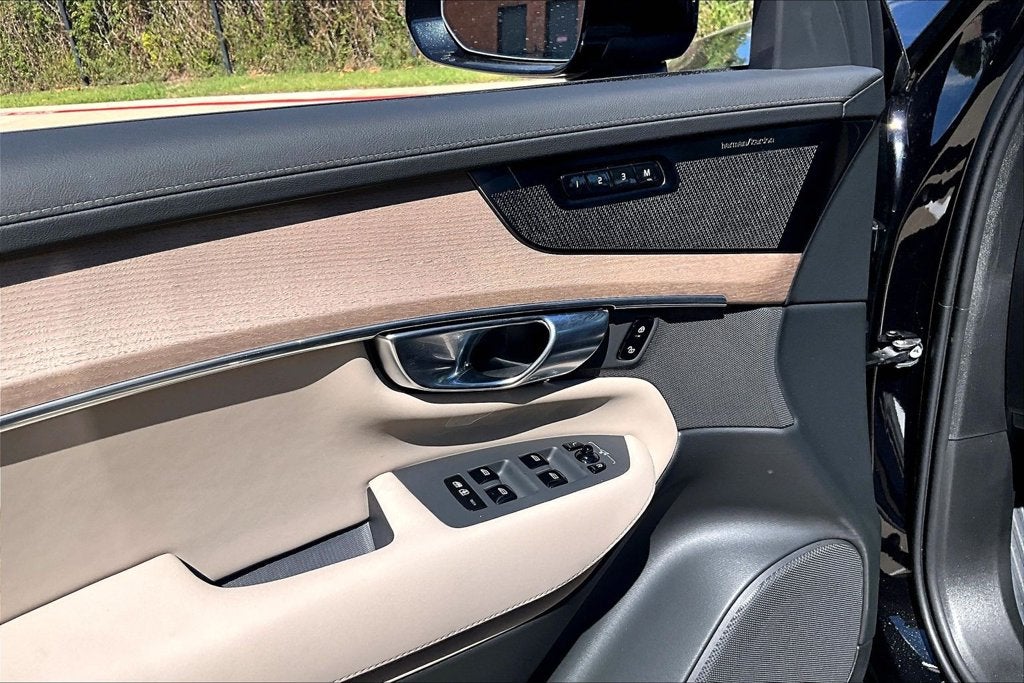 2027 Volvo XC90 Plug-In Hybrid T8 Plus 7 Passenger