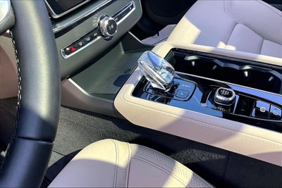 2027 Volvo XC90 Plug-In Hybrid T8 Plus 7 Passenger