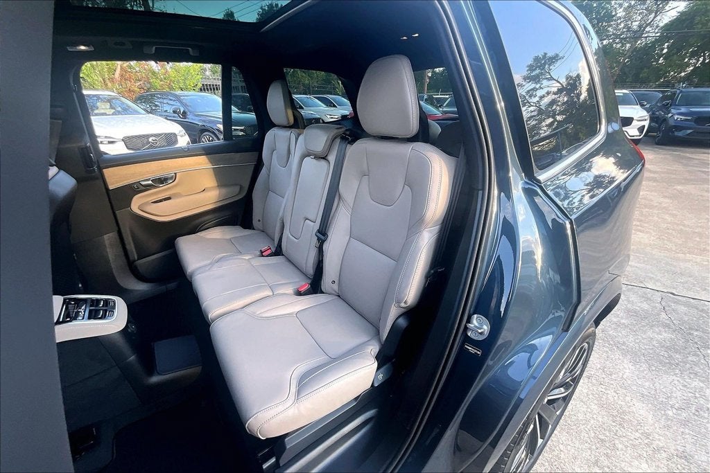 2027 Volvo XC90 Plug-In Hybrid T8 Ultra 7 Passenger