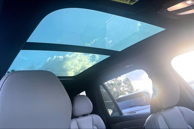 2027 Volvo XC90 Plug-In Hybrid T8 Ultra 7 Passenger