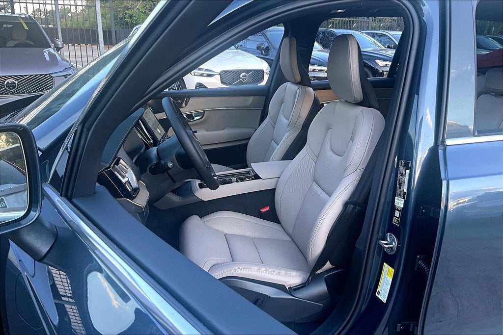 2027 Volvo XC90 Plug-In Hybrid T8 Ultra 7 Passenger