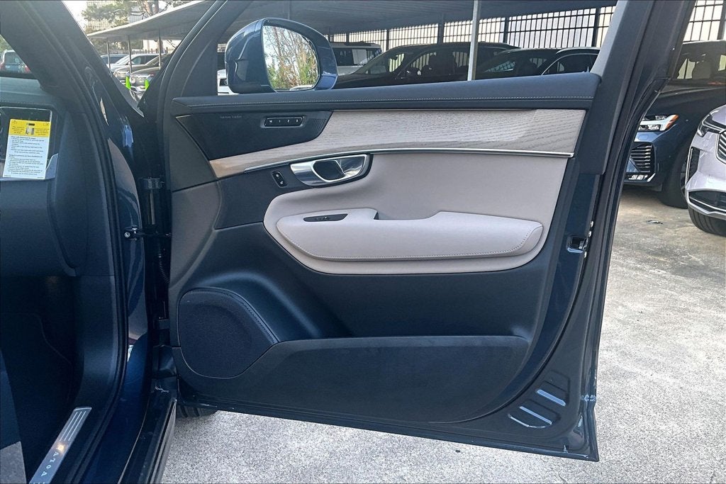 2027 Volvo XC90 Plug-In Hybrid T8 Ultra 7 Passenger