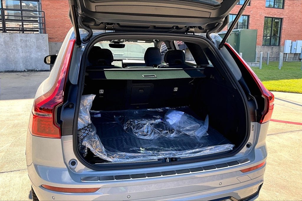 2027 Volvo XC60 Plug-In Hybrid T8 Ultra Black Edition