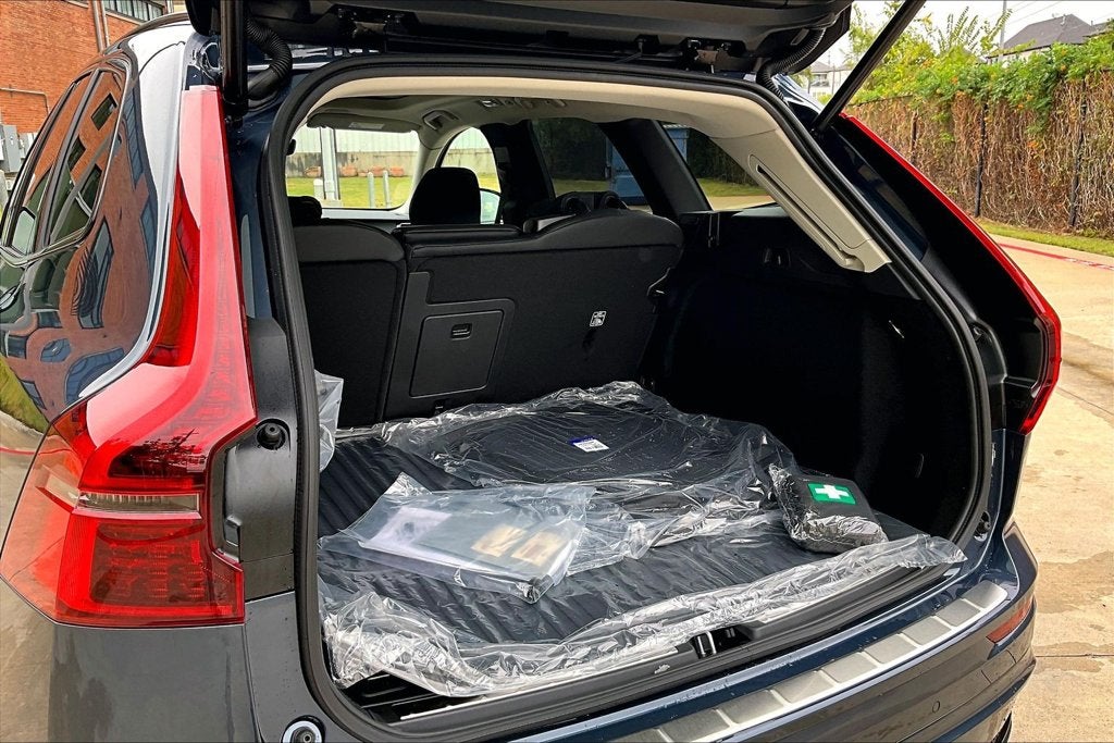 2027 Volvo XC60 Plug-In Hybrid T8 Ultra