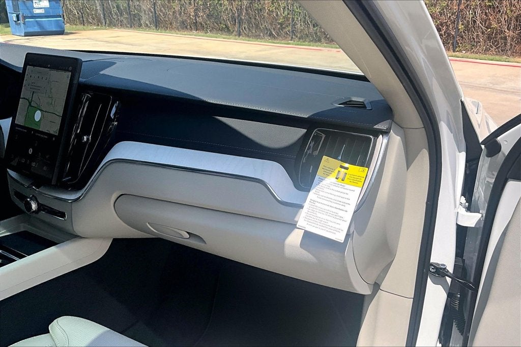 2027 Volvo XC60 Plug-In Hybrid T8 Ultra