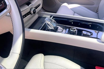 2027 Volvo XC60 Plug-In Hybrid T8 Ultra