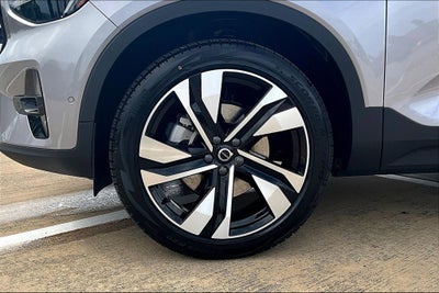 2026 Volvo XC40 B4 Plus