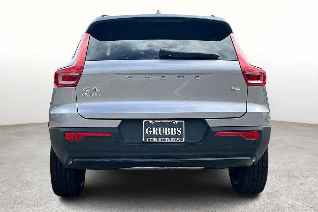 2026 Volvo XC40 B4 Plus