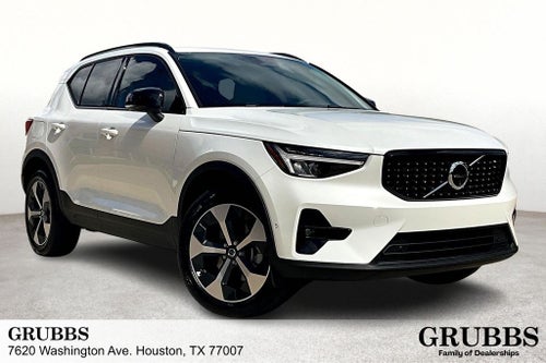 2026 Volvo XC40 B4 Plus