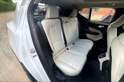 2026 Volvo XC40 B4 Plus