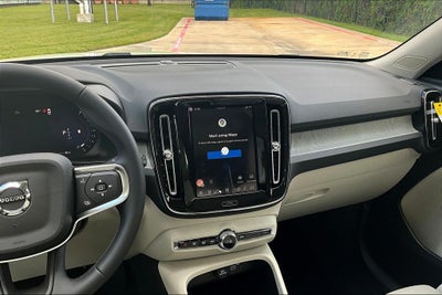 2026 Volvo XC40 B4 Plus