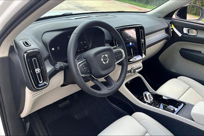 2026 Volvo XC40 B4 Plus