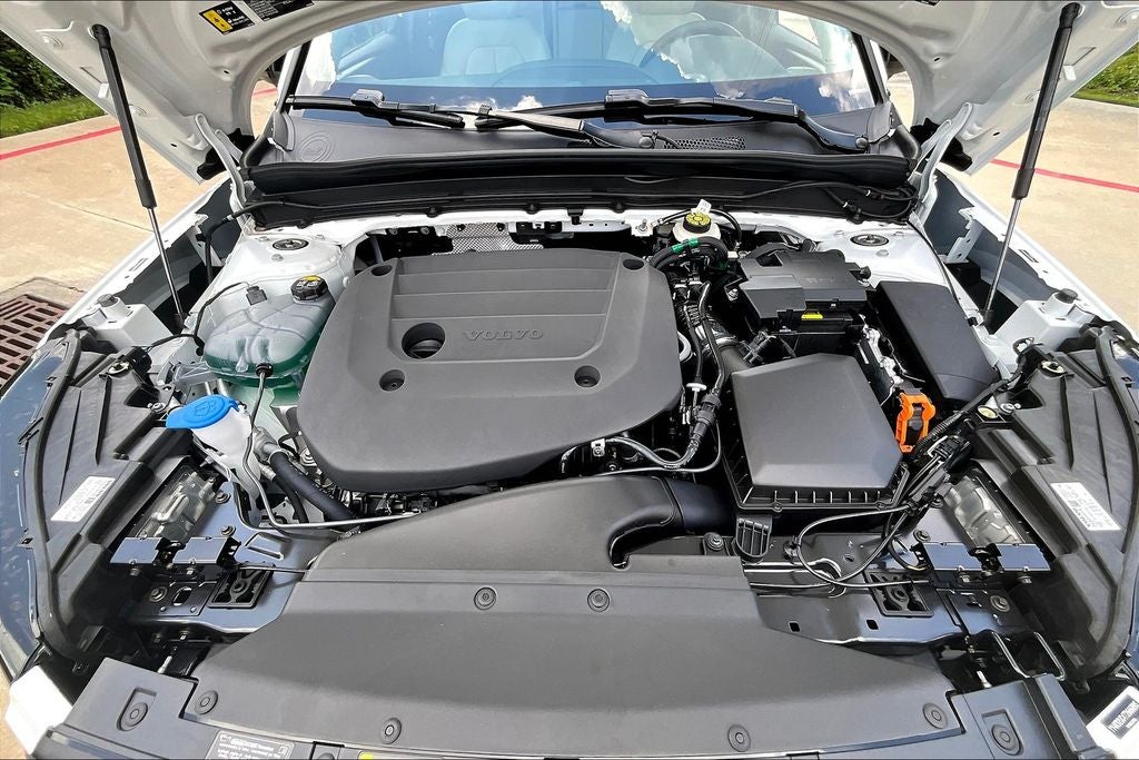 2026 Volvo XC40 B4 Plus