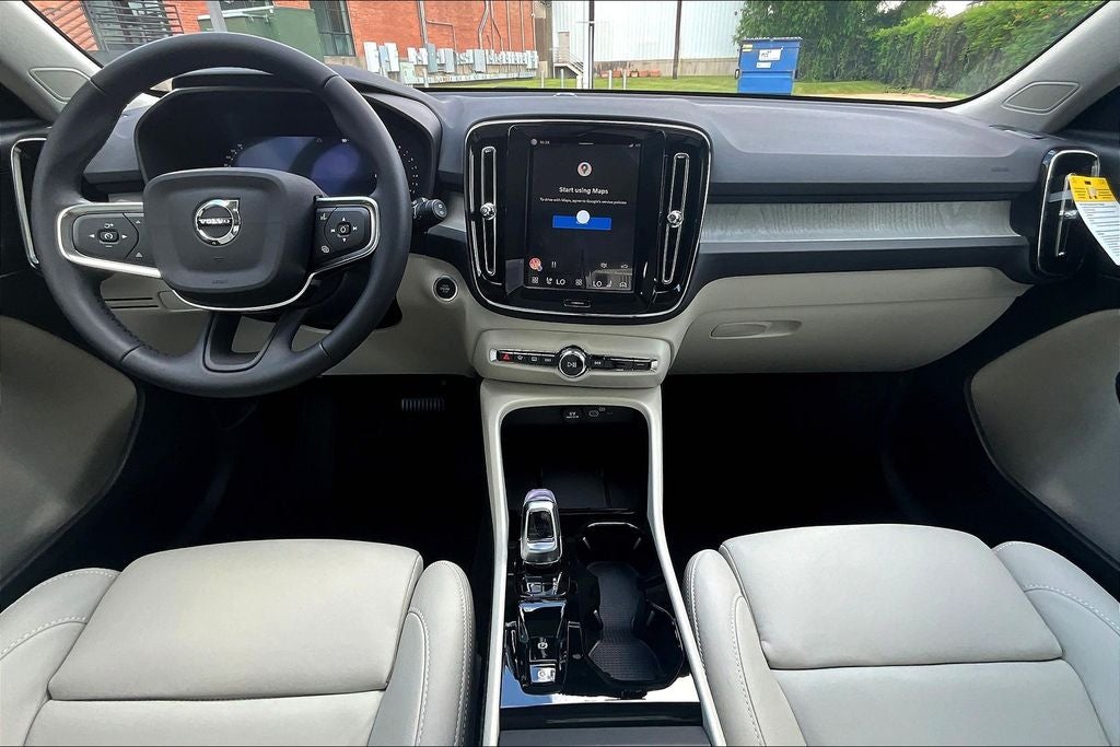 2026 Volvo XC40 B4 Plus
