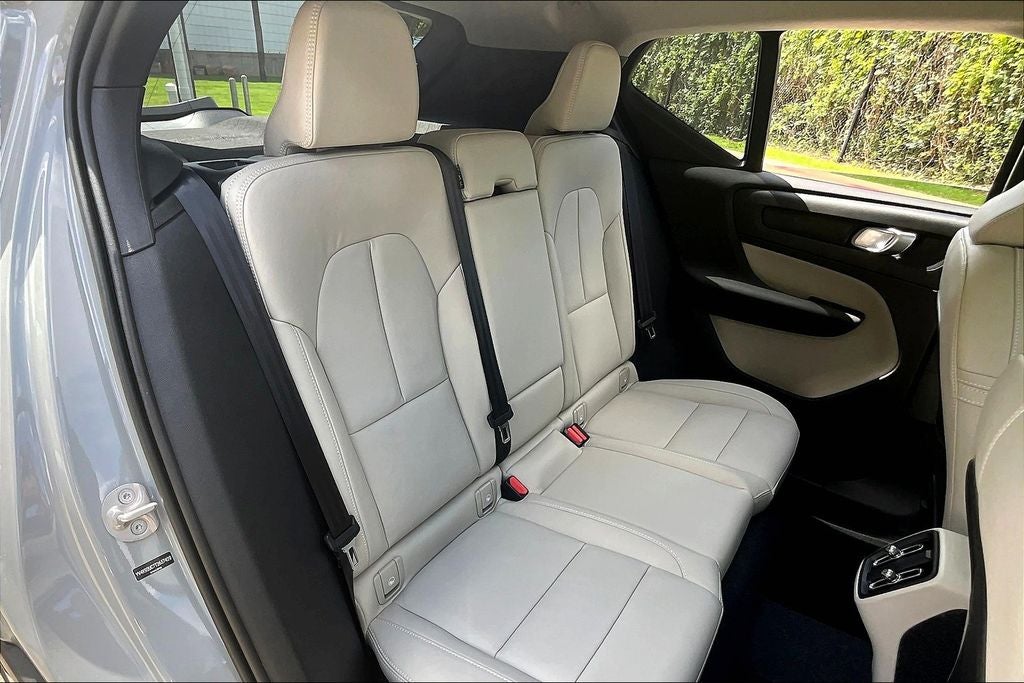 2026 Volvo XC40 B4 Plus