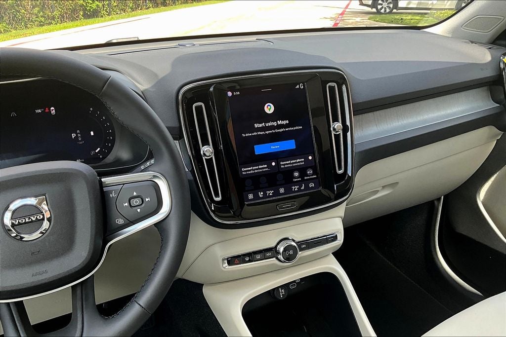 2026 Volvo XC40 B4 Plus
