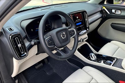 2026 Volvo XC40 B4 Plus