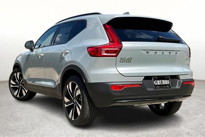 2026 Volvo XC40 B4 Plus