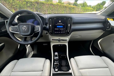 2026 Volvo XC40 B4 Plus