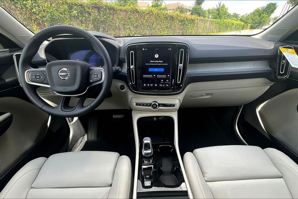2026 Volvo XC40 B4 Plus