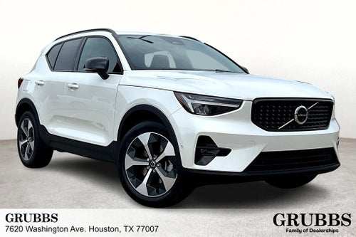 2026 Volvo XC40 B4 Plus