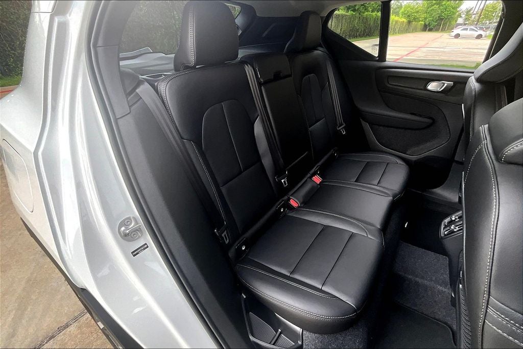 2026 Volvo XC40 B4 Plus