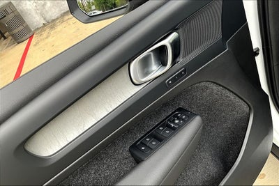 2026 Volvo XC40 B4 Plus