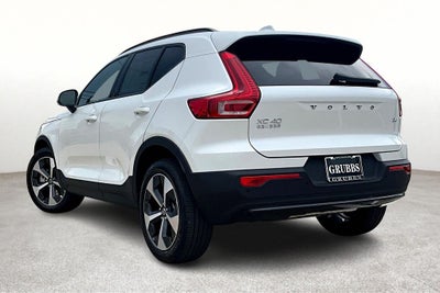 2026 Volvo XC40 B4 Plus