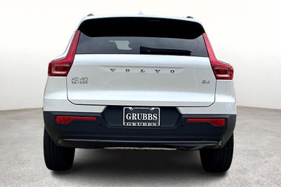 2026 Volvo XC40 B4 Plus
