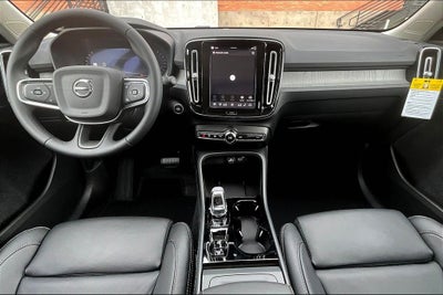 2026 Volvo XC40 B4 Plus