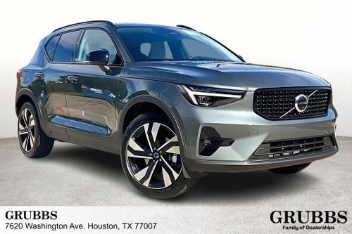 2026 Volvo XC40 B4 Plus