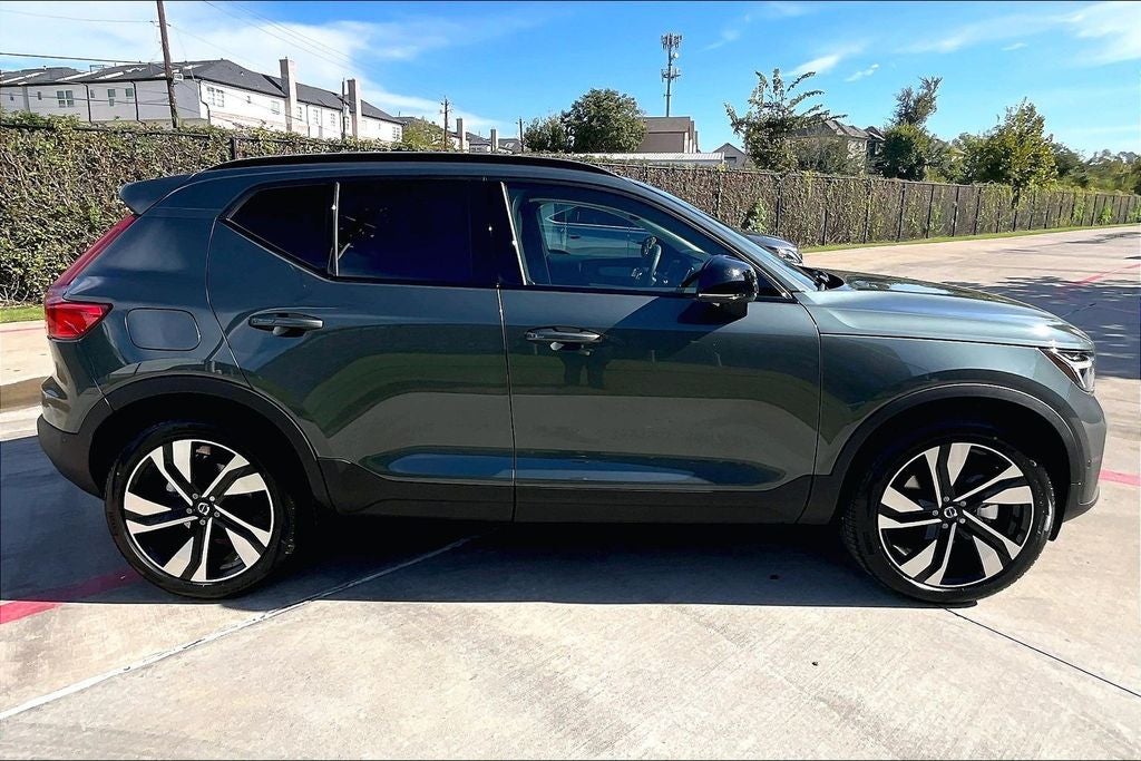2026 Volvo XC40 B4 Plus