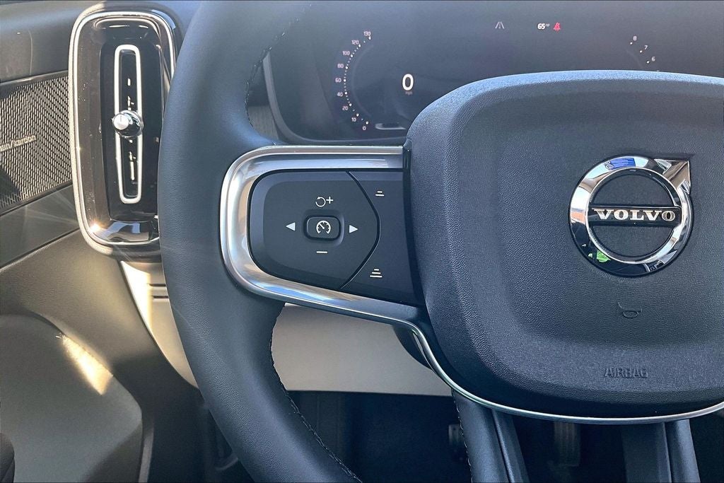 2026 Volvo XC40 B4 Plus